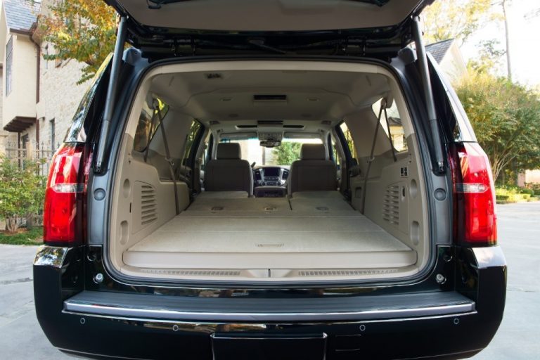 2019 Chevrolet Suburban interior