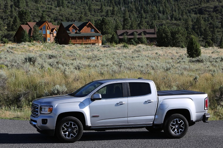 gmc-discounts-the-canyon-for-september-the-news-wheel
