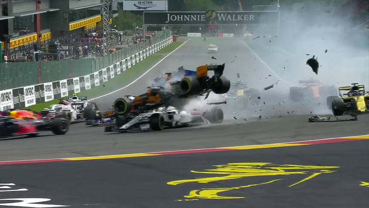 First corner crash at 2018 Belgian Grand Prix