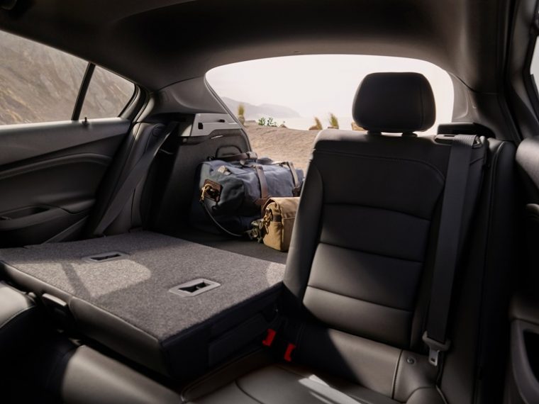 2019 Chevrolet Cruze Hatchback Overview The News Wheel