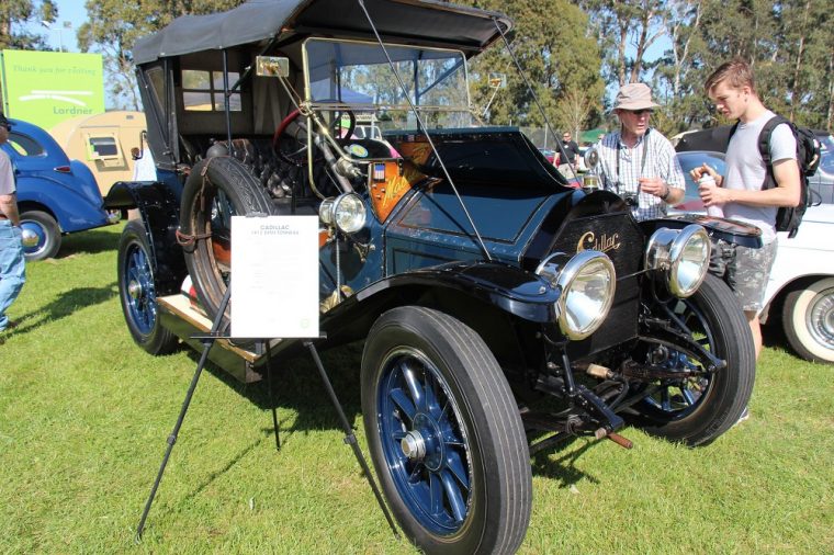 1912 cadillac vehicle with electric lights