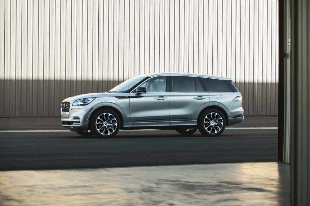 2020 Lincoln Aviator Signature | Ford, Lincoln offer usage-based insurance