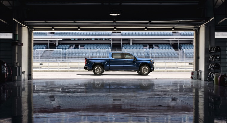 2019 Chevrolet Silverado and 2019 Chevrolet Cheyenne