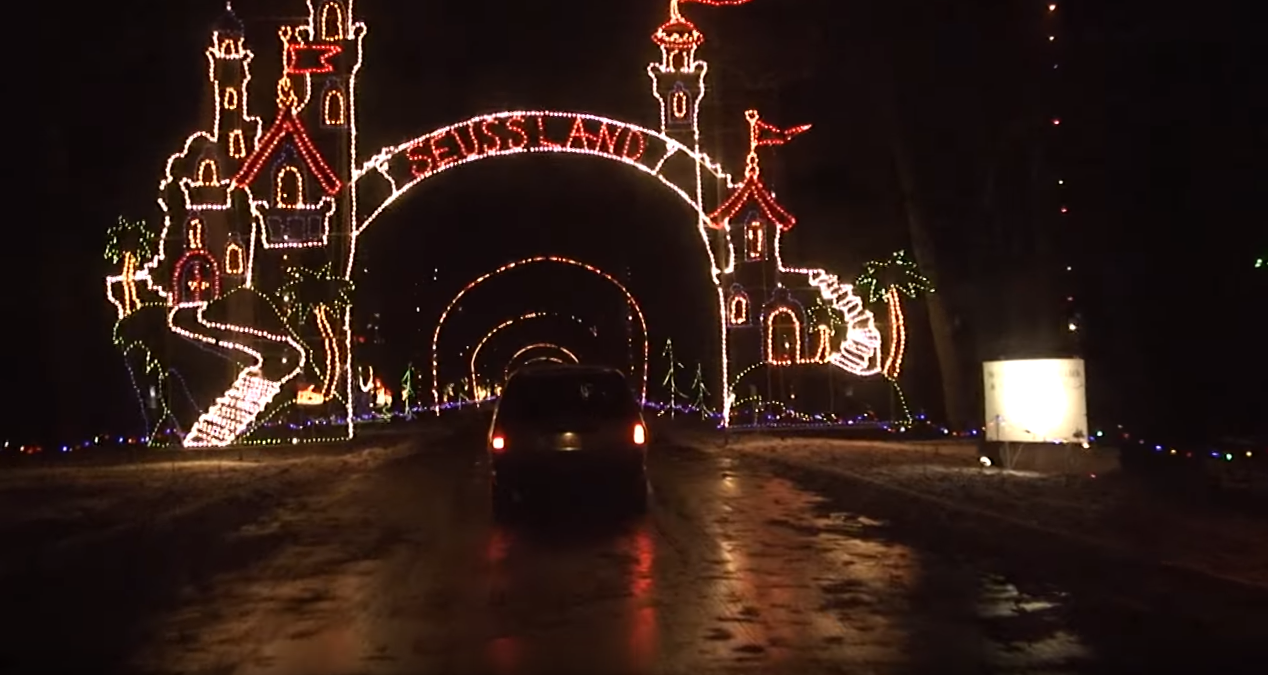 3 Drive-Thru Holiday Light Displays in Massachusetts - The News Wheel