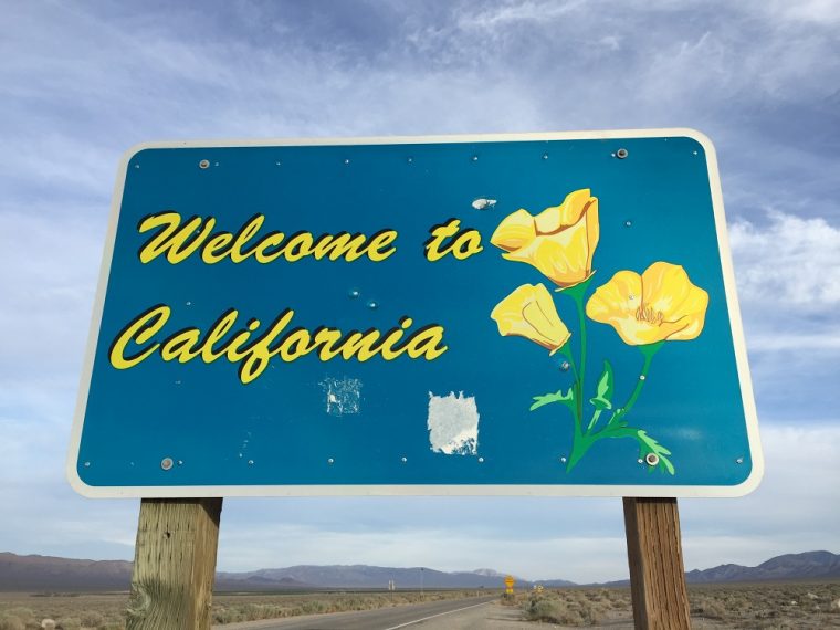 california welcome sign