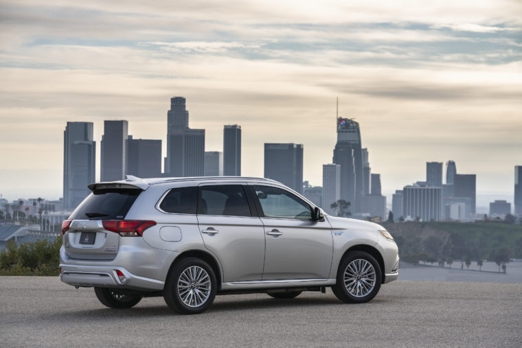 2019 Mitsubishi Outlander PHEV 2020 Family Green Car