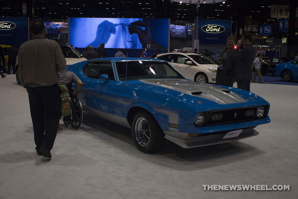 Classic Ford Mustang Mach1 (1)