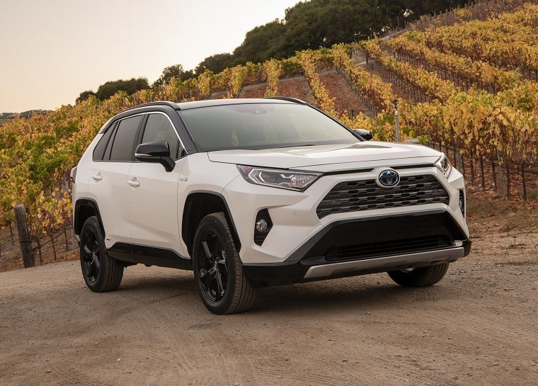 2019 Toyota RAV4 XSE HV in Blizzard Pearl