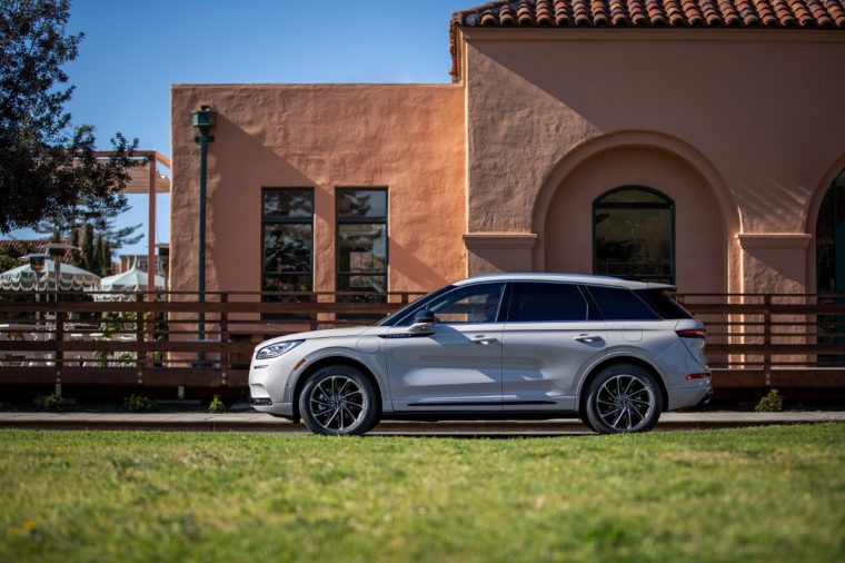 Lincoln Corsair Grand Touring in Ceramic Pearl