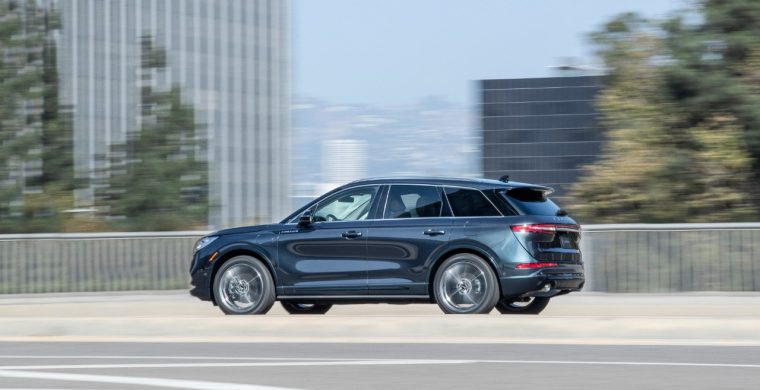 Lincoln Corsair Grand Touring in Flight Blue