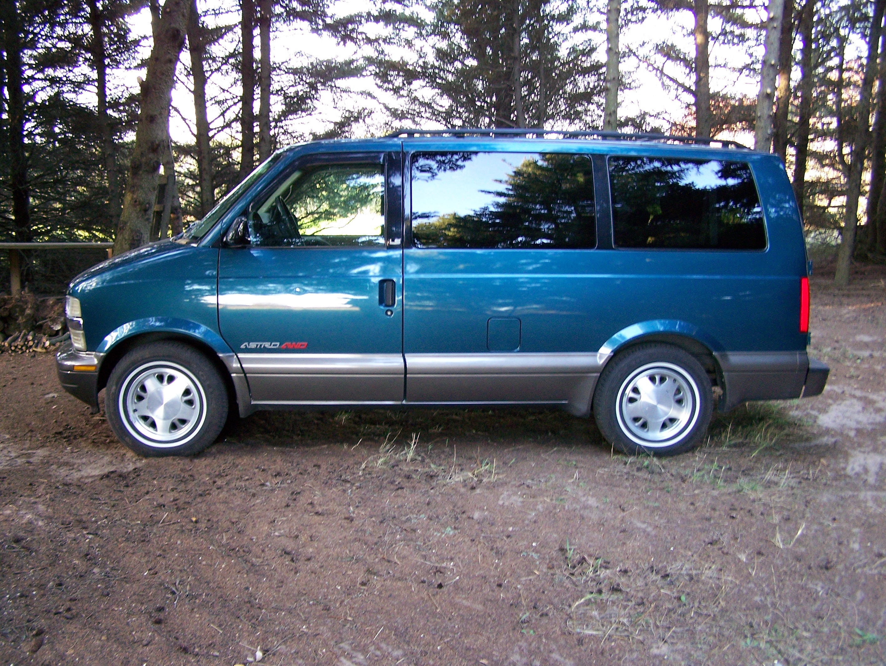 2000 astro van