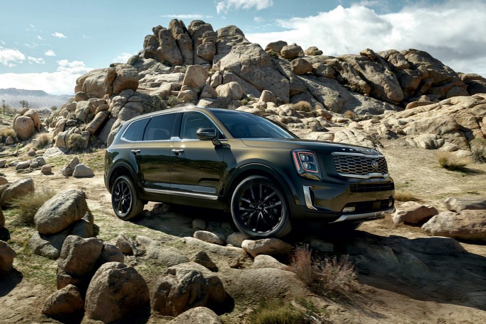 2020 Kia Telluride rocky terrain off-roading