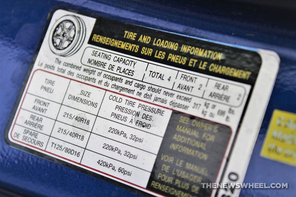 Tire pressure air level information size door jamb label