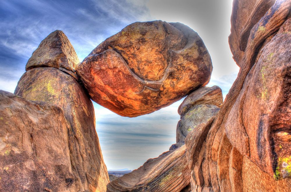 balanced rock at big bend national park