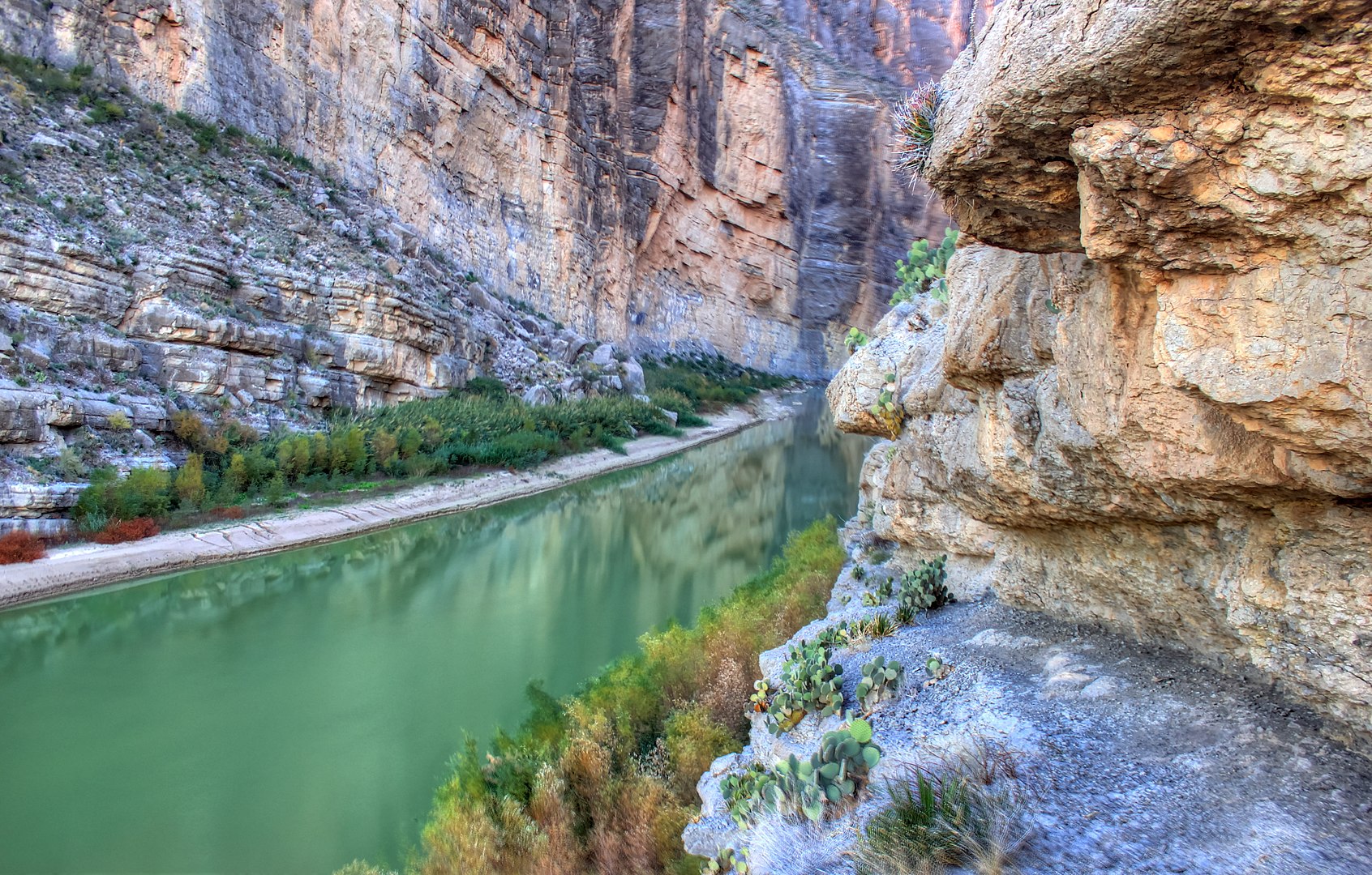 The picturesque Rio Grande Photo. big bend national park rio grande. 