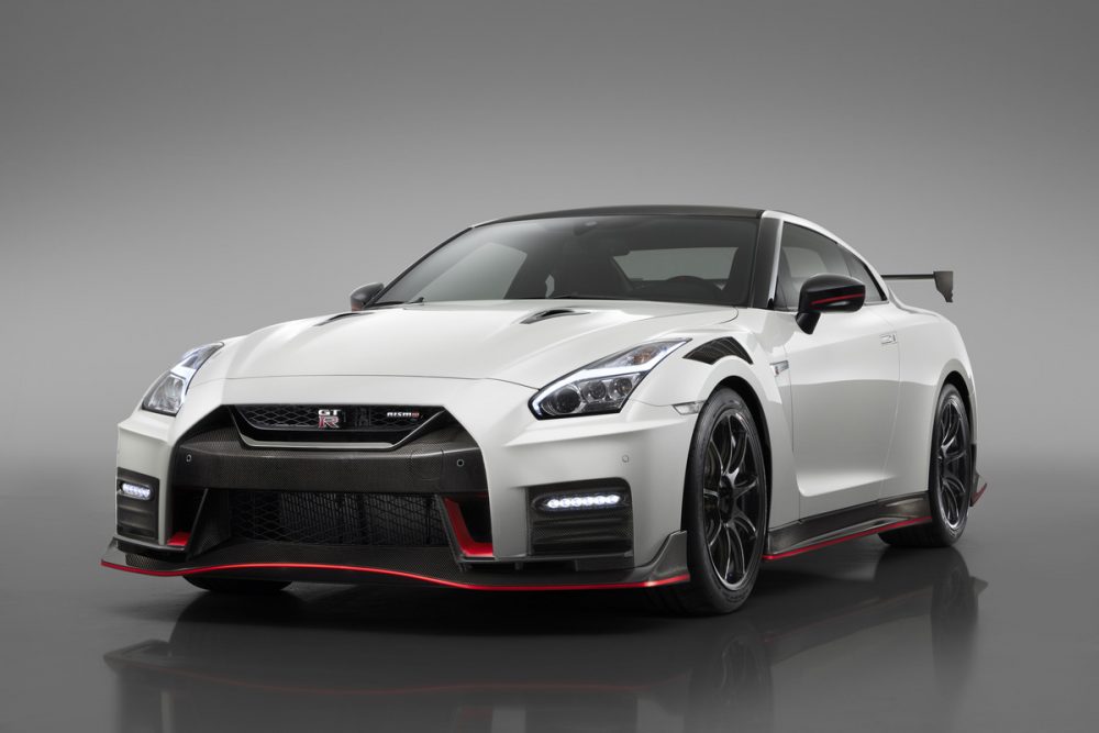 Updates To The Nissan Gt R Nismo Godzilla Gets Lighter And Faster The News Wheel