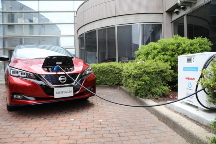 Charging a Nisan LEAF