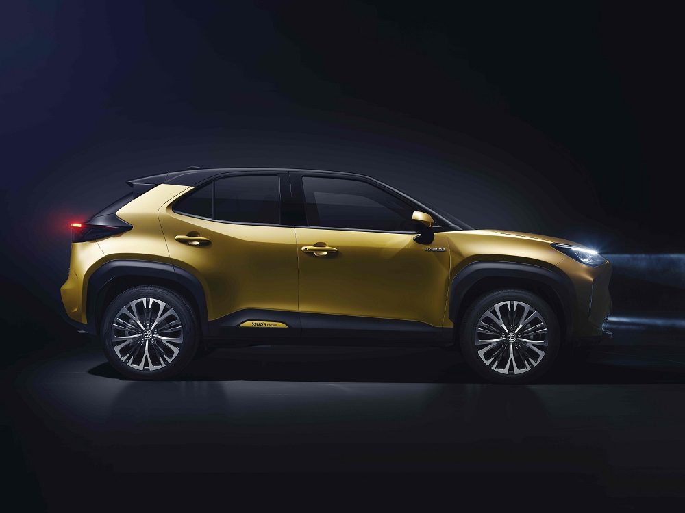 2021 Toyota Yaris Cross exterior profile