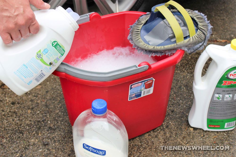 What Kind of Soap Can I Use to Wash My Car? - The News Wheel