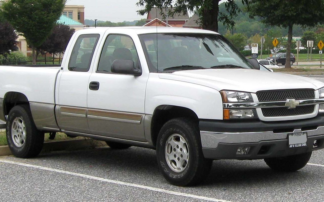 A 2003 - 2005 Silverado 1500