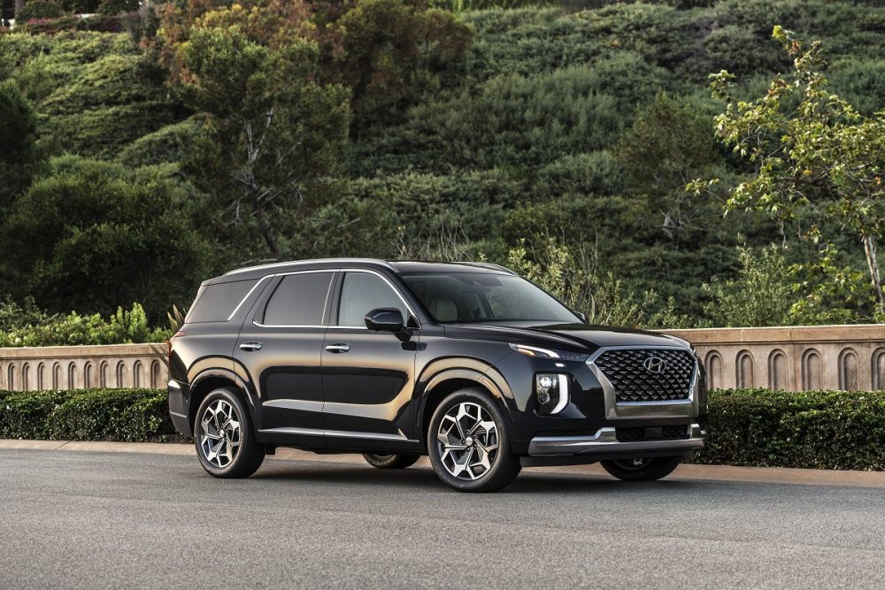 Front side view of parked 2021 Hyundai Palisade