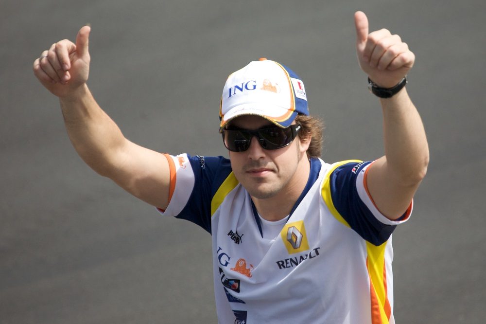 Young Fernando Alonso in Renault gear. Alonso will return to the team in 2021.