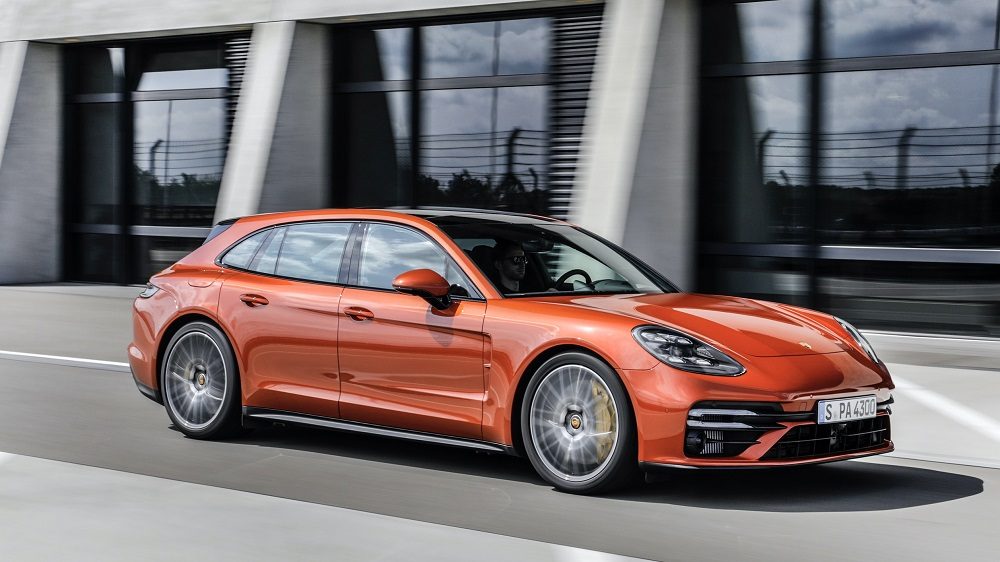 2021 Porsche Panamera side