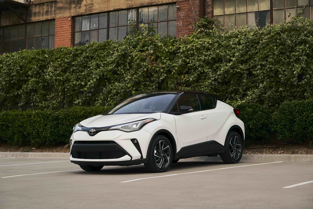 2021 Toyota C-HR Limited Blizzard Pearl parked 03