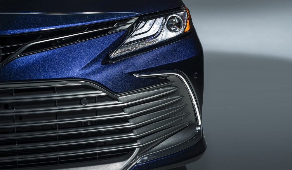 2021 Toyota Camry grille corner