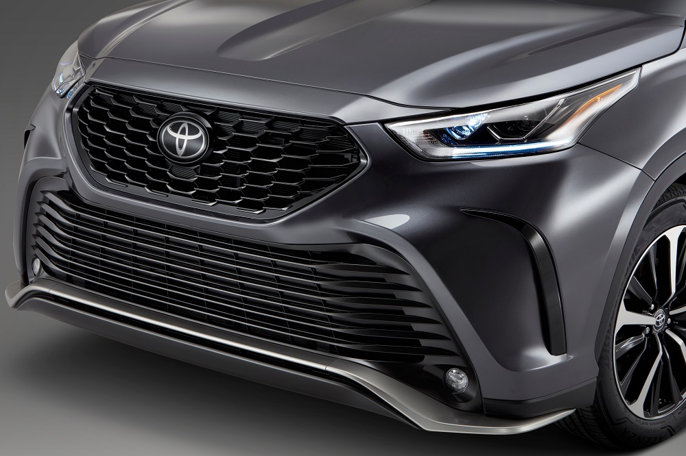 2021 Toyota Highlander XSE front end