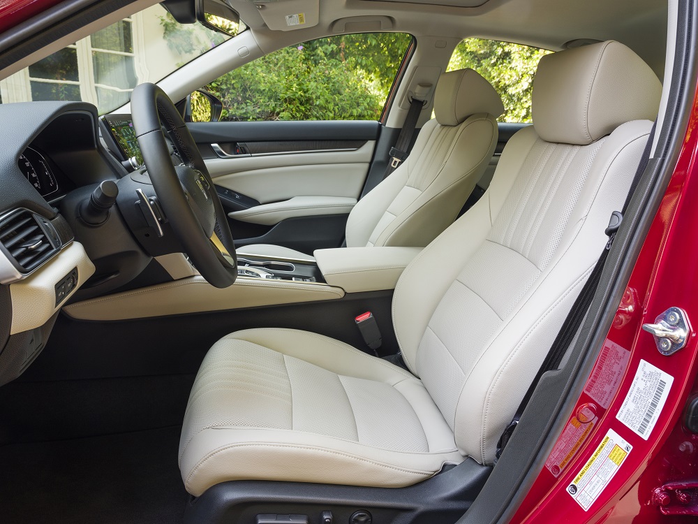 2021 Honda Accord Hybrid front seats