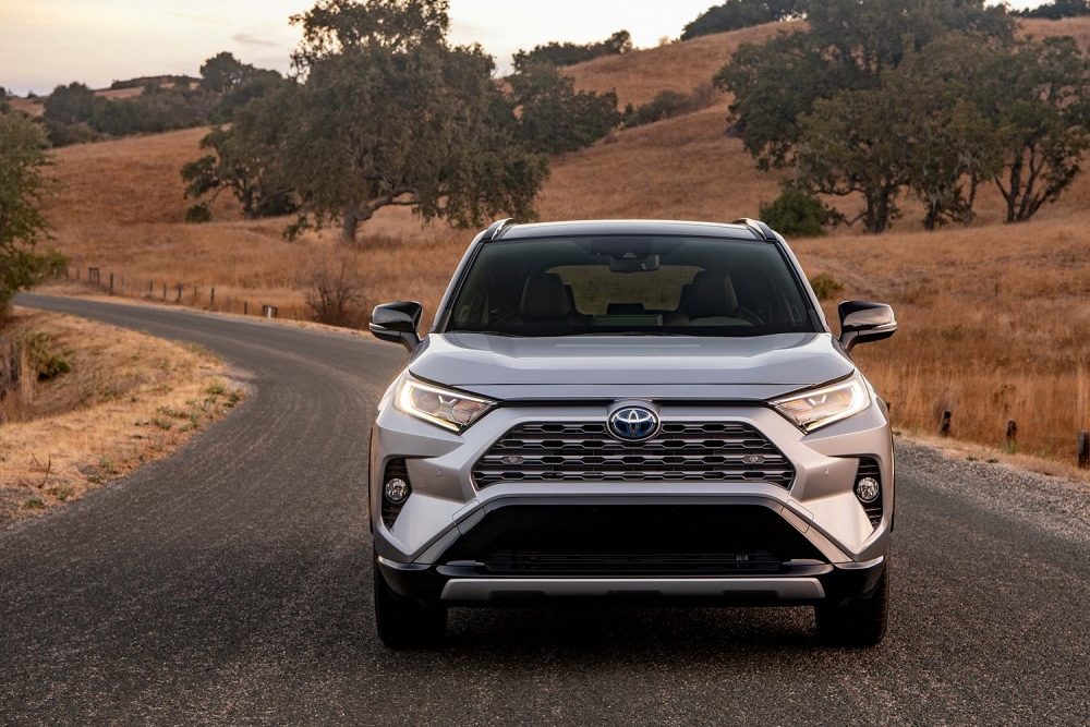 2021 Toyota RAV4 XSE Hybrid Silver Sky Metallic front end