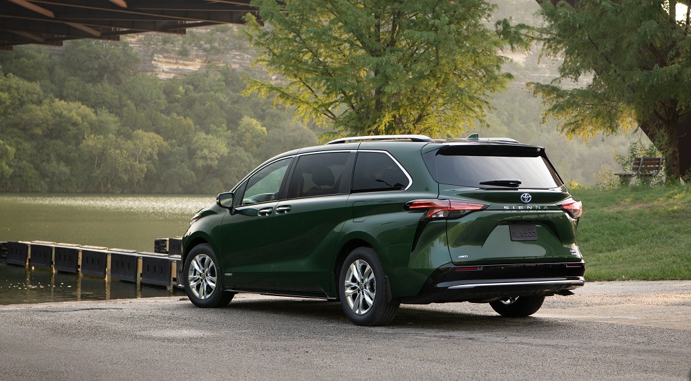 2021 Toyota Sienna Limited AWD in Cypress Green 02