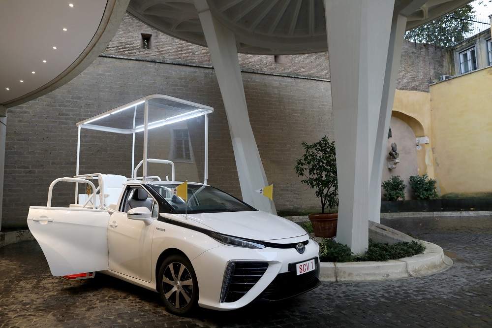 Toyota Mirai Popemobile lights