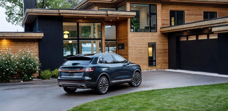 2021 Lincoln Nautilus in Flight Blue