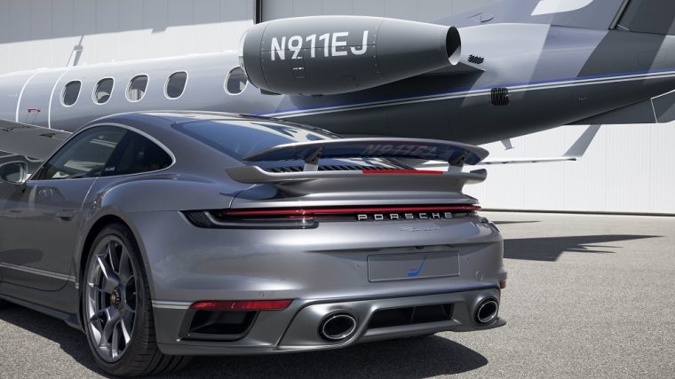 Duet 03 - Porsche 911 Turbo S and Embraer Phenom 300E