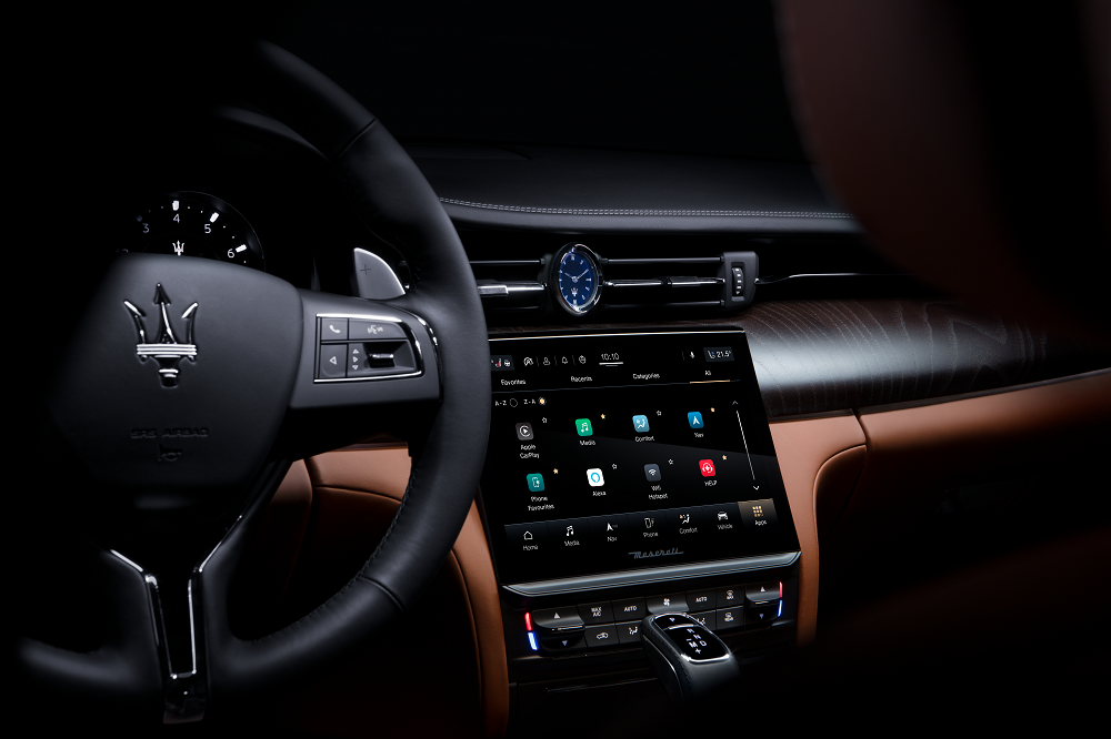 2021 Maserati Quattroporte infotainment system