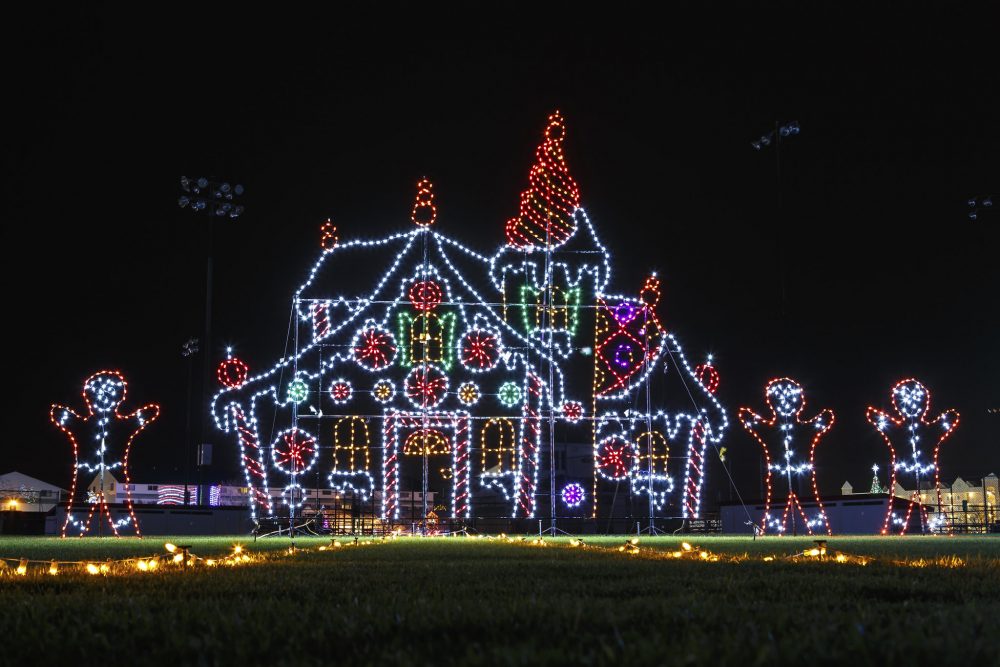 4 DriveThru Holiday Light Displays in Texas Market tay