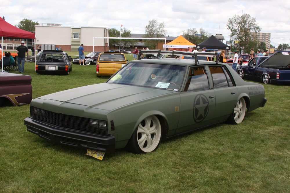 A 1979 Chevrolet Impala with a military-themed paint job, which the one in The Nice Guys did not have.
