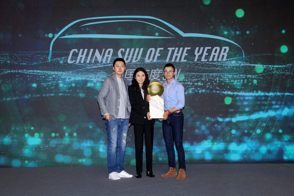 Mao Jingbo, President of Lincoln China, attended the CCOY ceremony to accept the 2021 China SUV of the Year award for the Lincoln Aviator