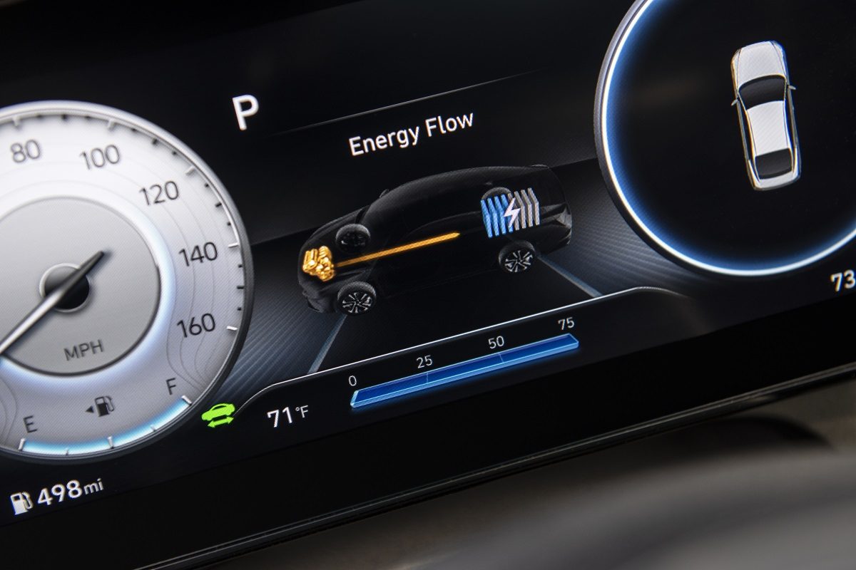 2021 Hyundai Elantra Hybrid driver display