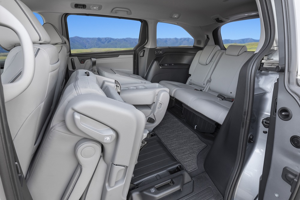 2022 Honda Odyssey folded second row seats