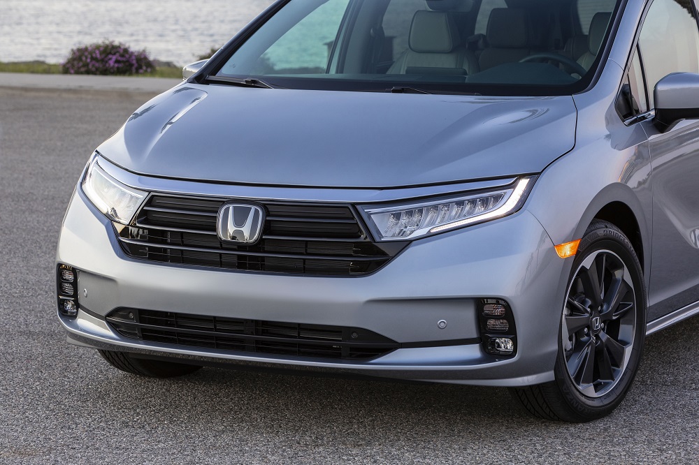 2022 Honda Odyssey nose closeup