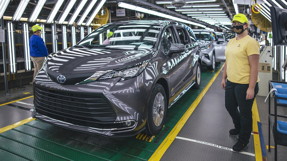 2021 Toyota Sienna rolls off Toyota Indiana assembly line