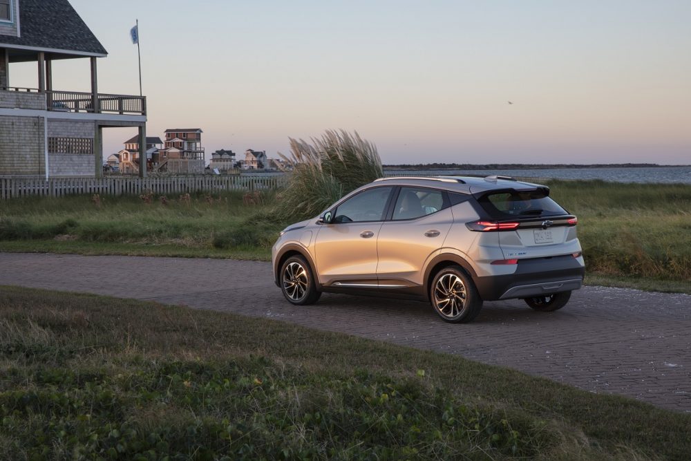 Rear side view of 2022 Chevrolet Bolt EUV