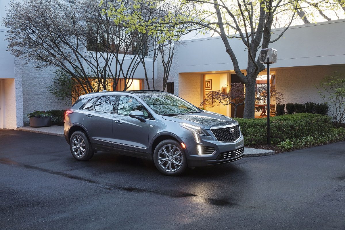 Front side view of Cadillac XT5