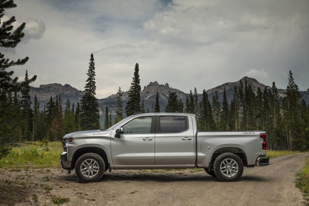 Side view of Chevrolet Silverado 1500 LT