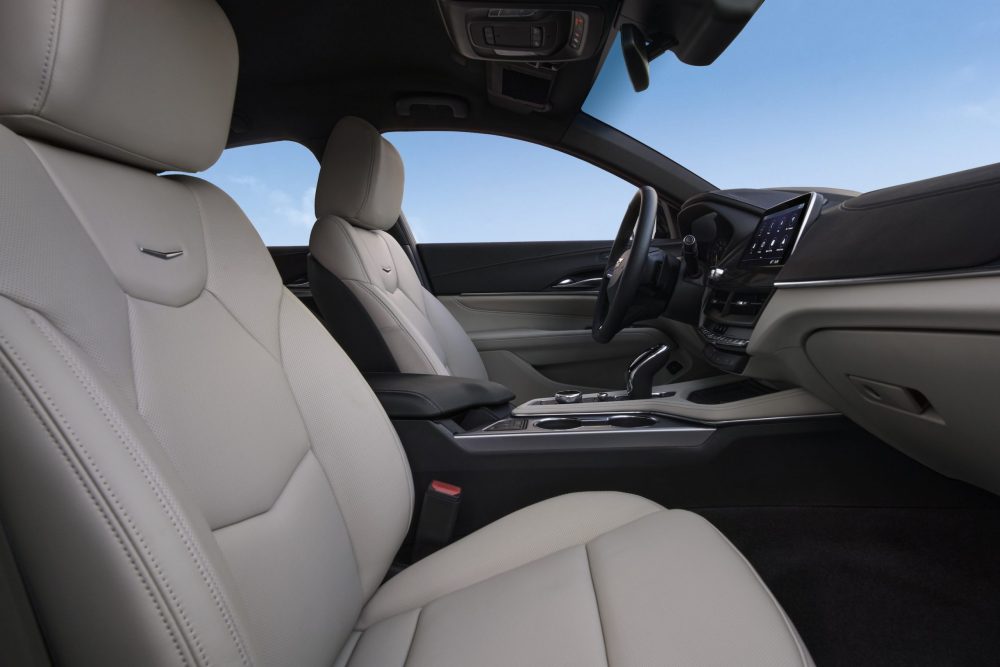 2021 Cadillac CT4 front seats