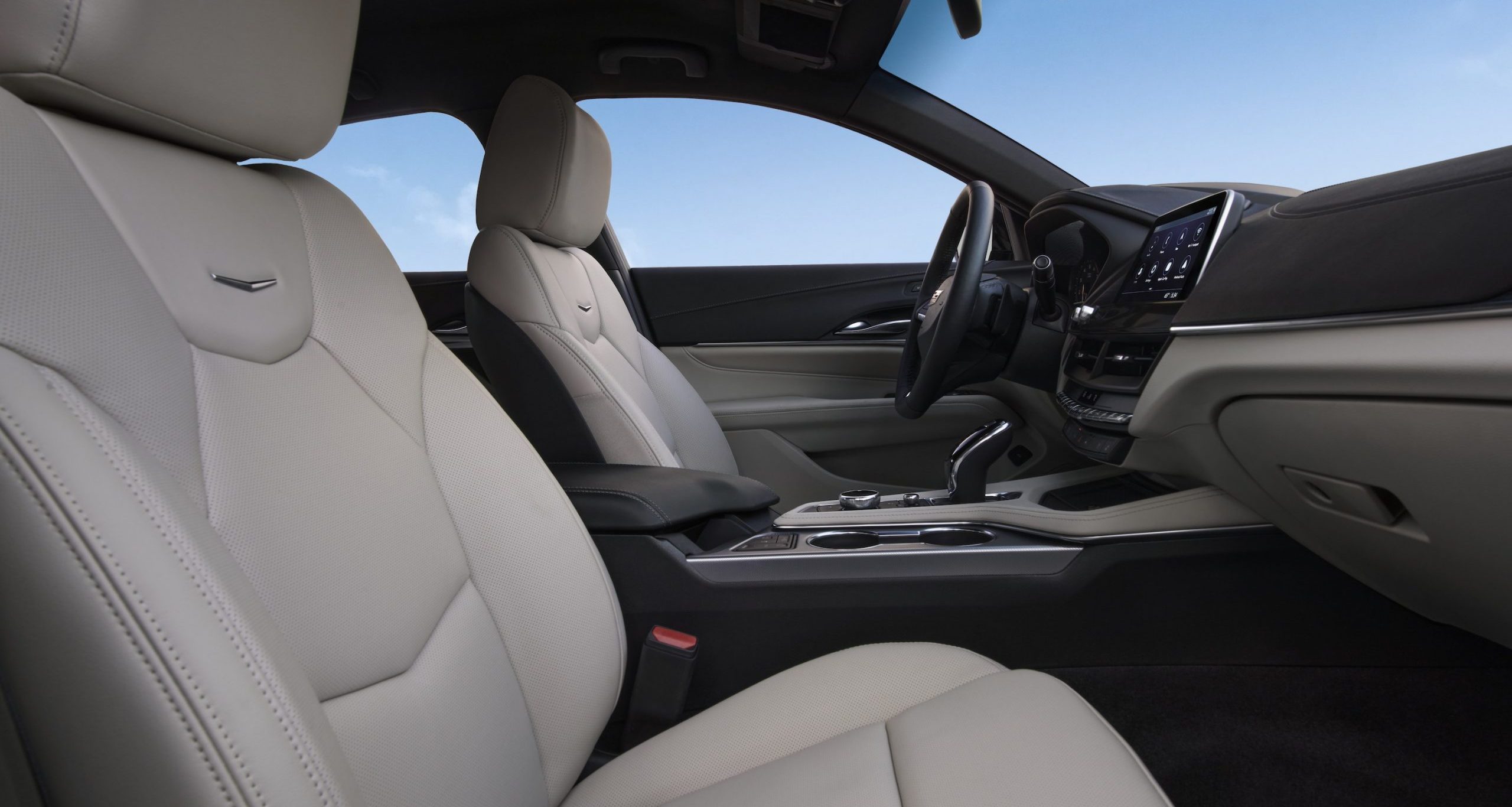 2021 Cadillac CT4 front seats