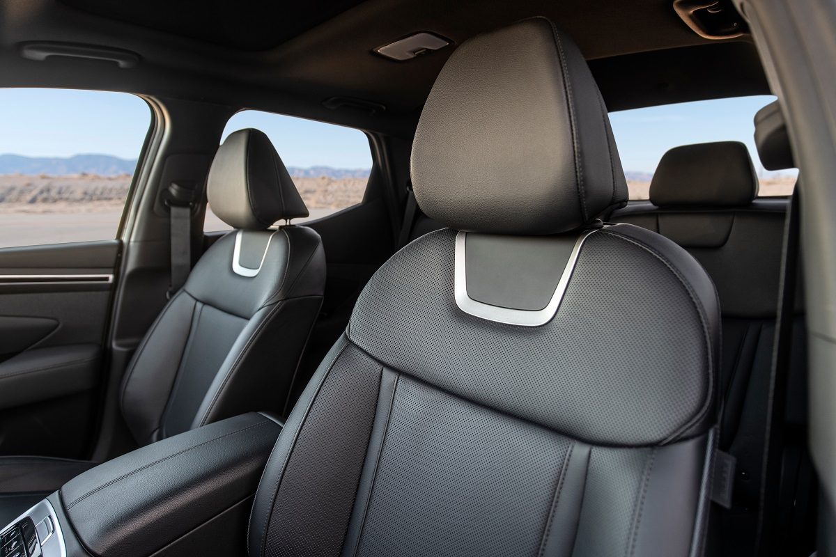 Front seats of 2022 Hyundai Santa Cruz